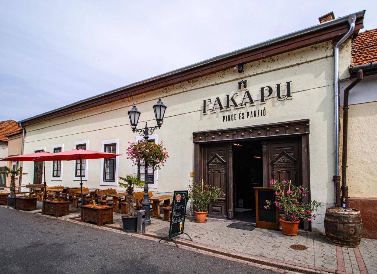 Bed and Breakfast Fakapu Pince Es Panzio Tokaj Exterior foto
